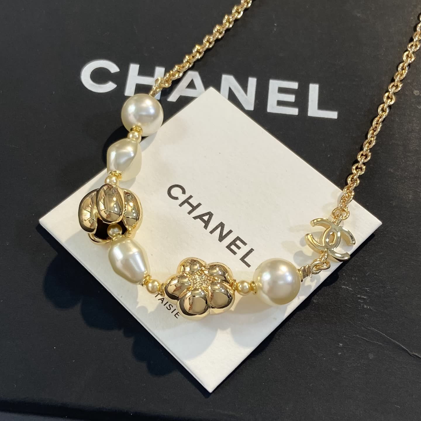Chanel Pearl and Flower Necklace-XX0160