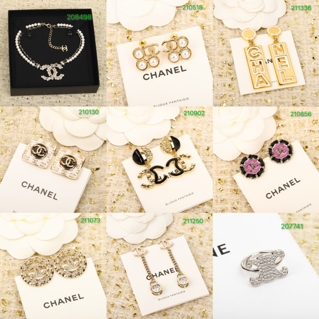 Chanel Pearl Bracelet with Diamond Pendant