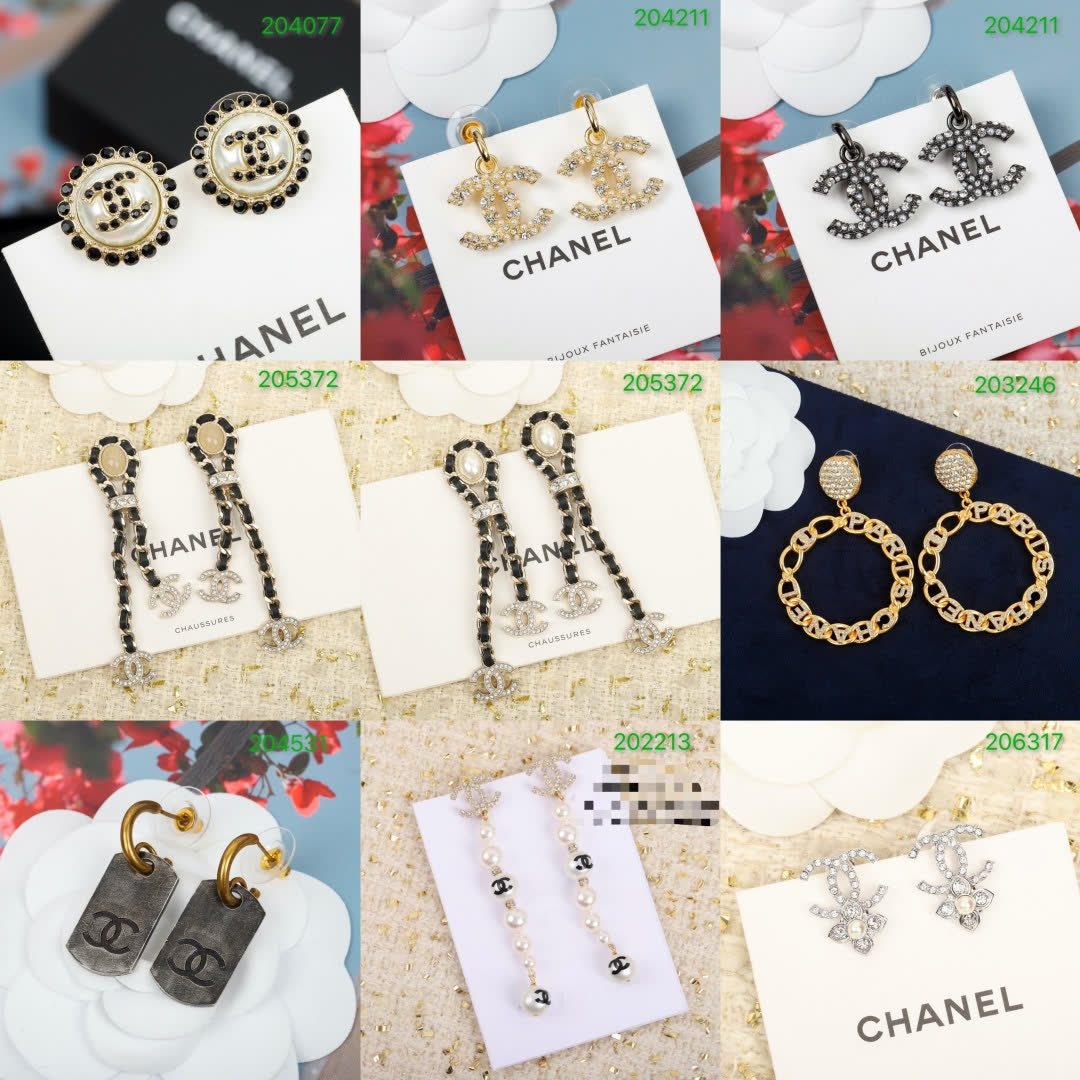 Chanel Pearl Bracelet with Diamond Pendant