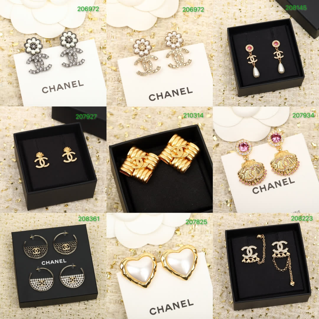 Chanel CC Logo Gold Necklace