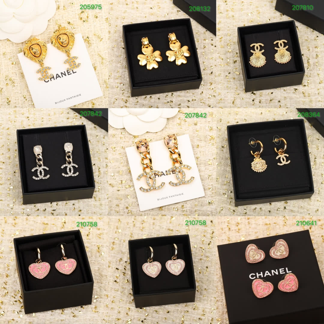 Chanel CC Logo Gold Necklace