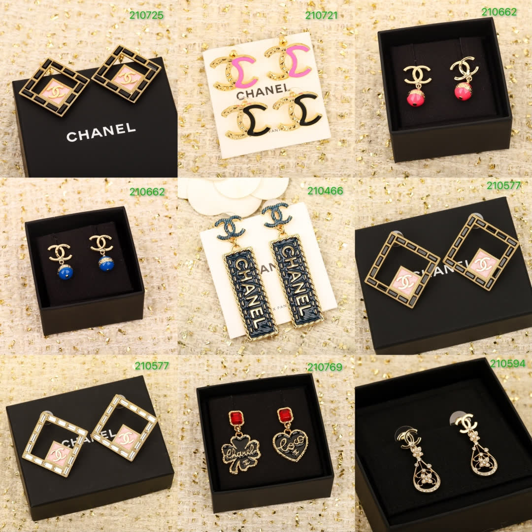 Chanel CC Logo Gold Necklace