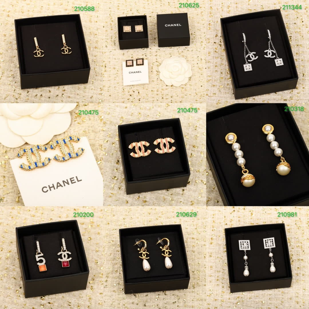 Chanel CC Logo Gold Necklace