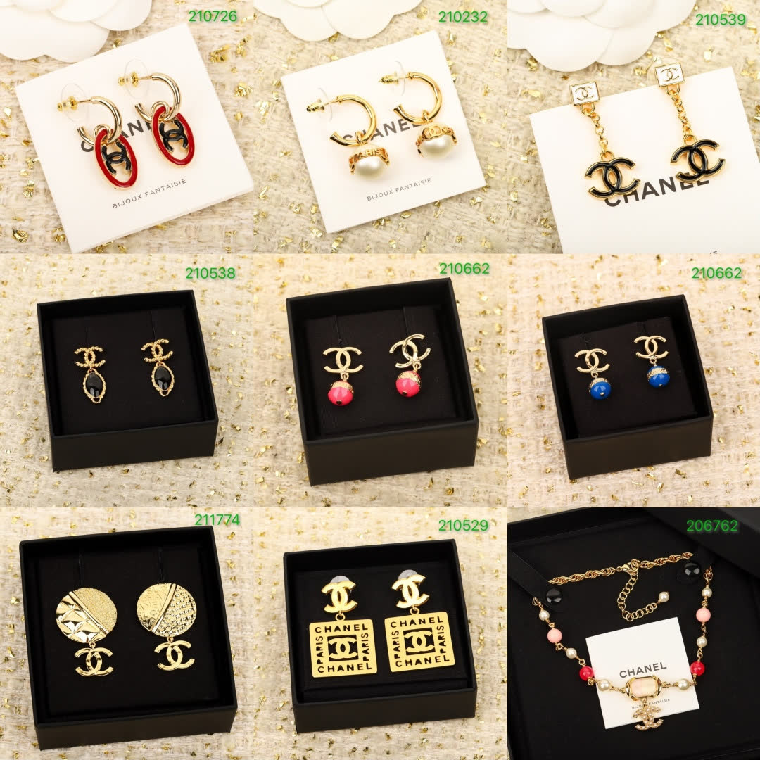 Chanel CC Logo Gold Necklace
