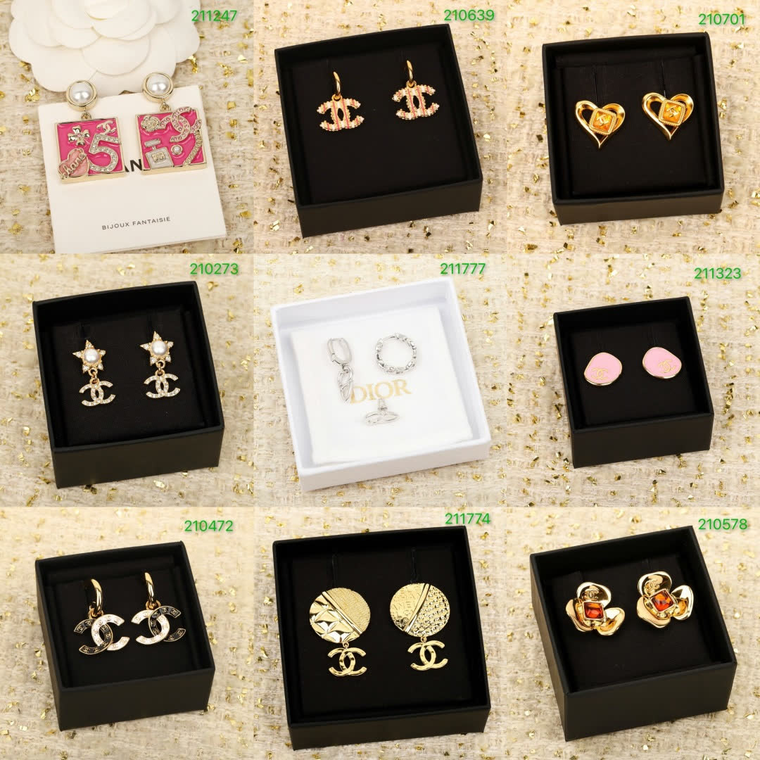 Chanel CC Logo Gold Necklace