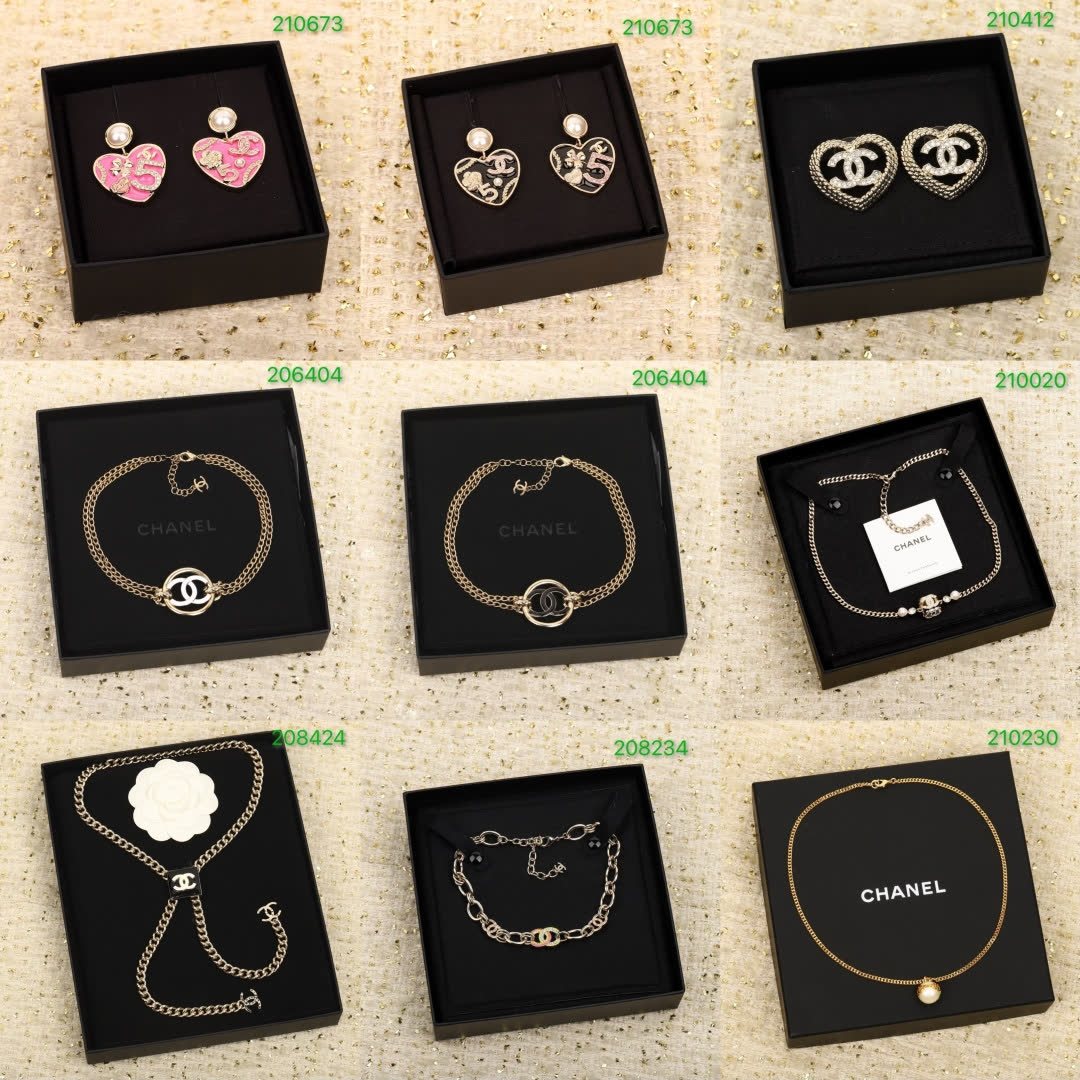 Chanel CC Logo Gold Necklace
