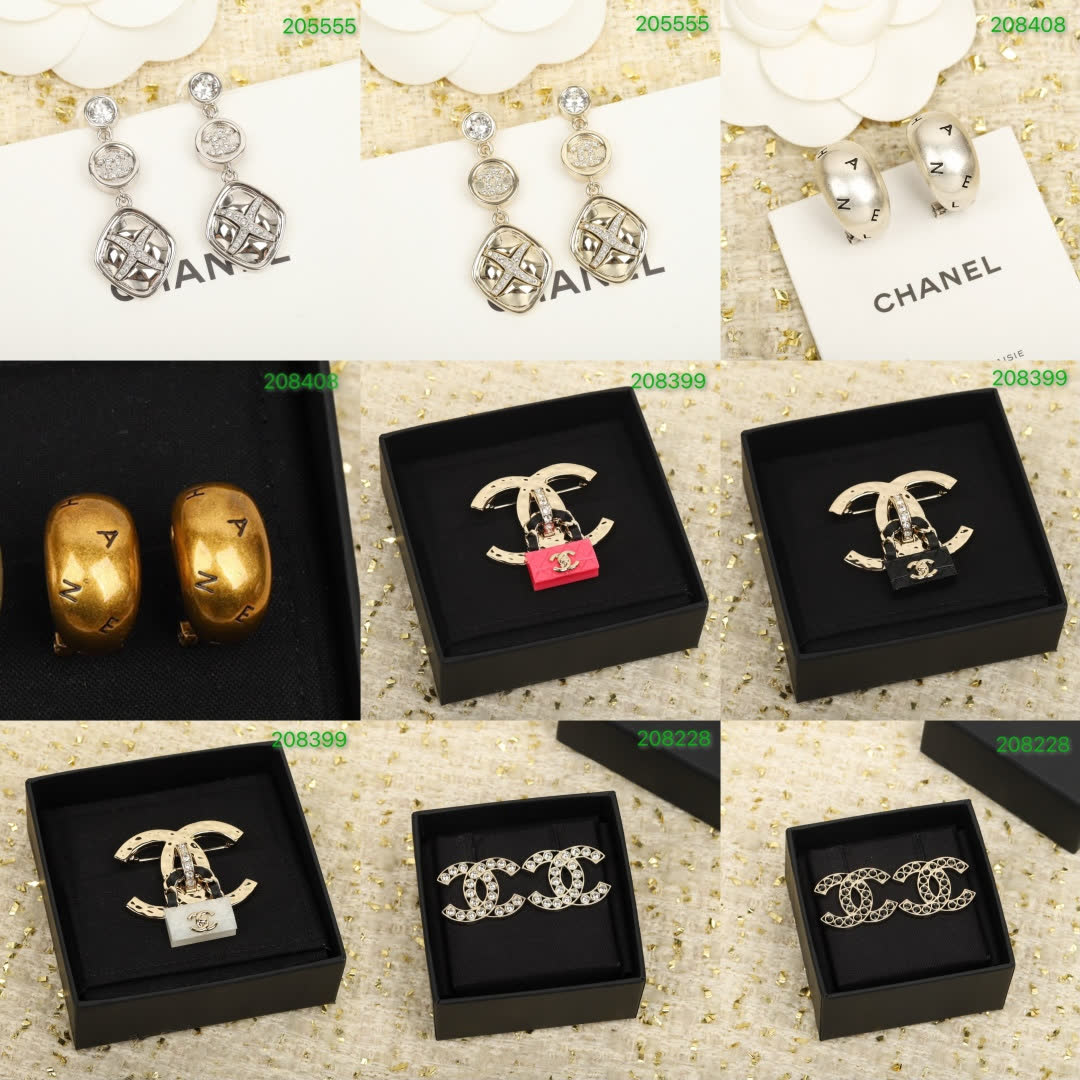 Chanel CC Logo Pendant Necklace