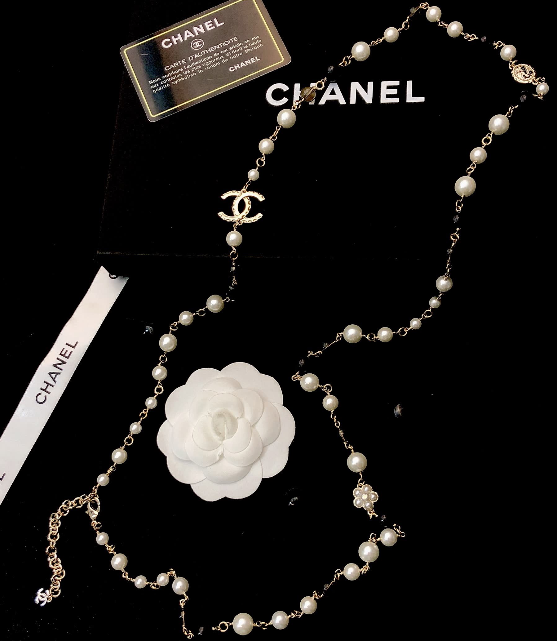 Chanel CC Logo Pearl Necklace