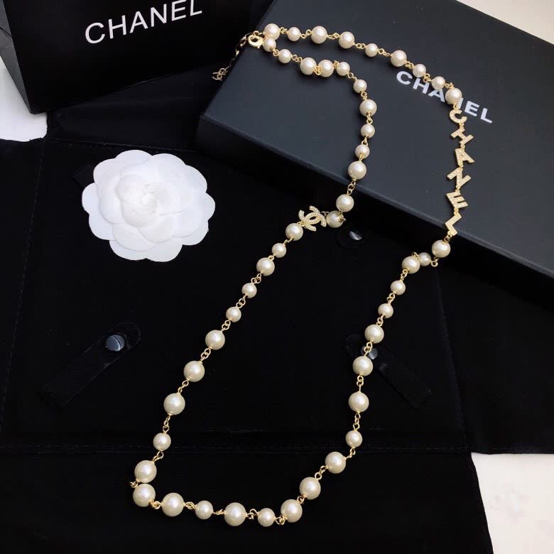 CHANEL Pearl Chain Necklace
