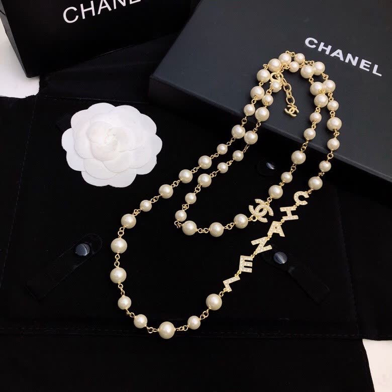 CHANEL Pearl Chain Necklace