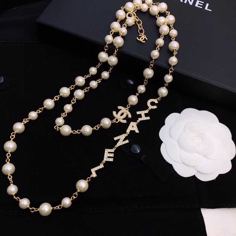CHANEL Pearl Chain Necklace