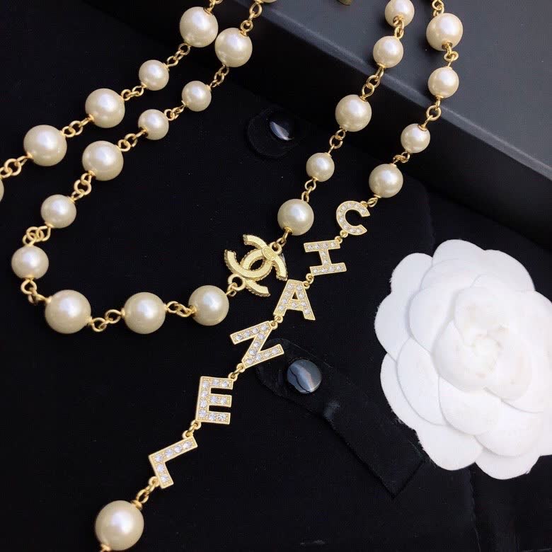 CHANEL Pearl Chain Necklace