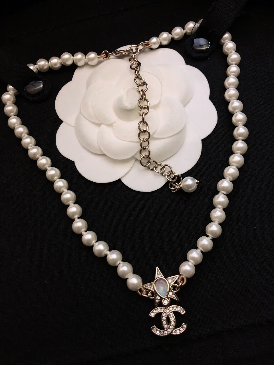 Chanel Pearl Necklace with CC Logo and Star Design