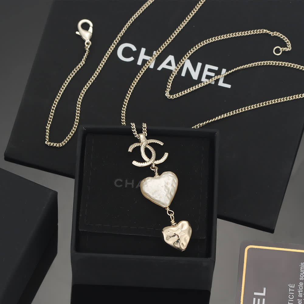 Chanel CC Heart Pendant Necklace Chanel CC Heart Pendant Necklace