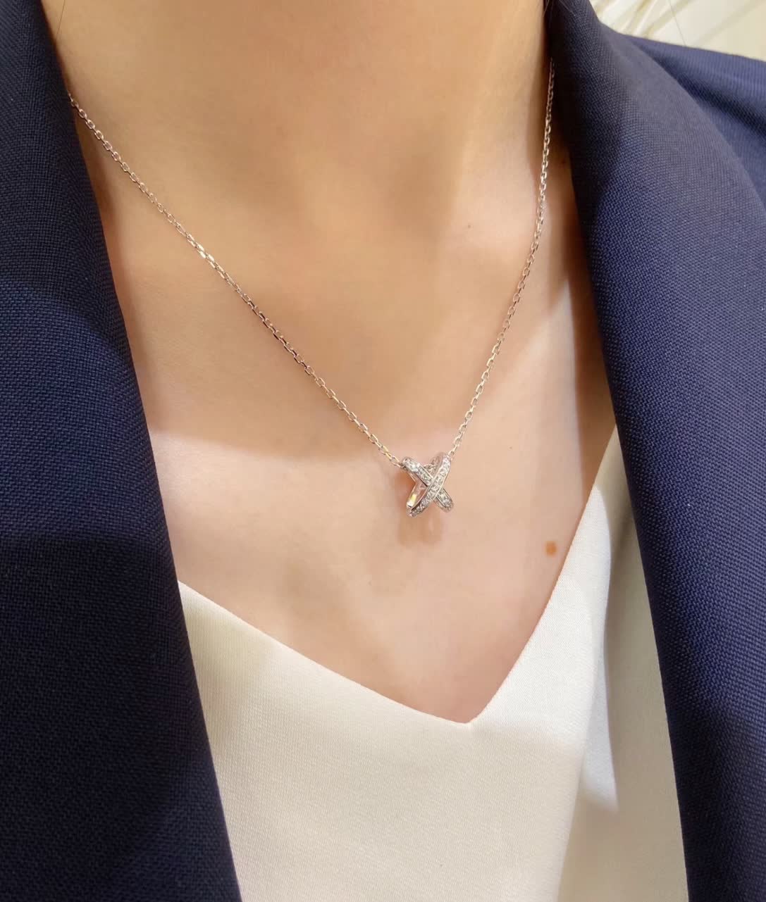Chaumet Elegant Double Cross Pendant Necklace Set