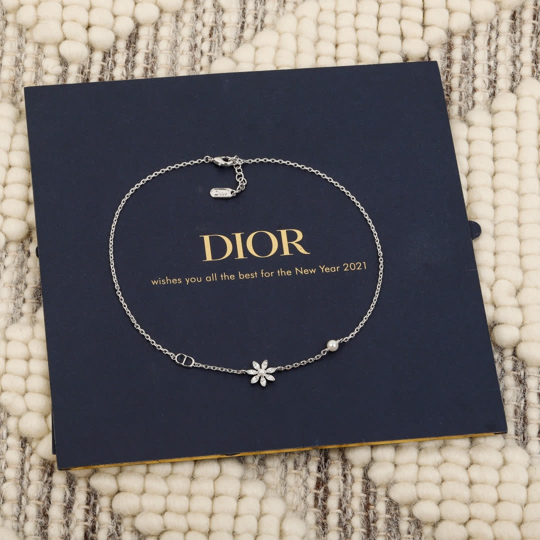 Dior Silver Anklet with Flower and Pearl Design Dior Silver Anklet with Flower and Pearl Design