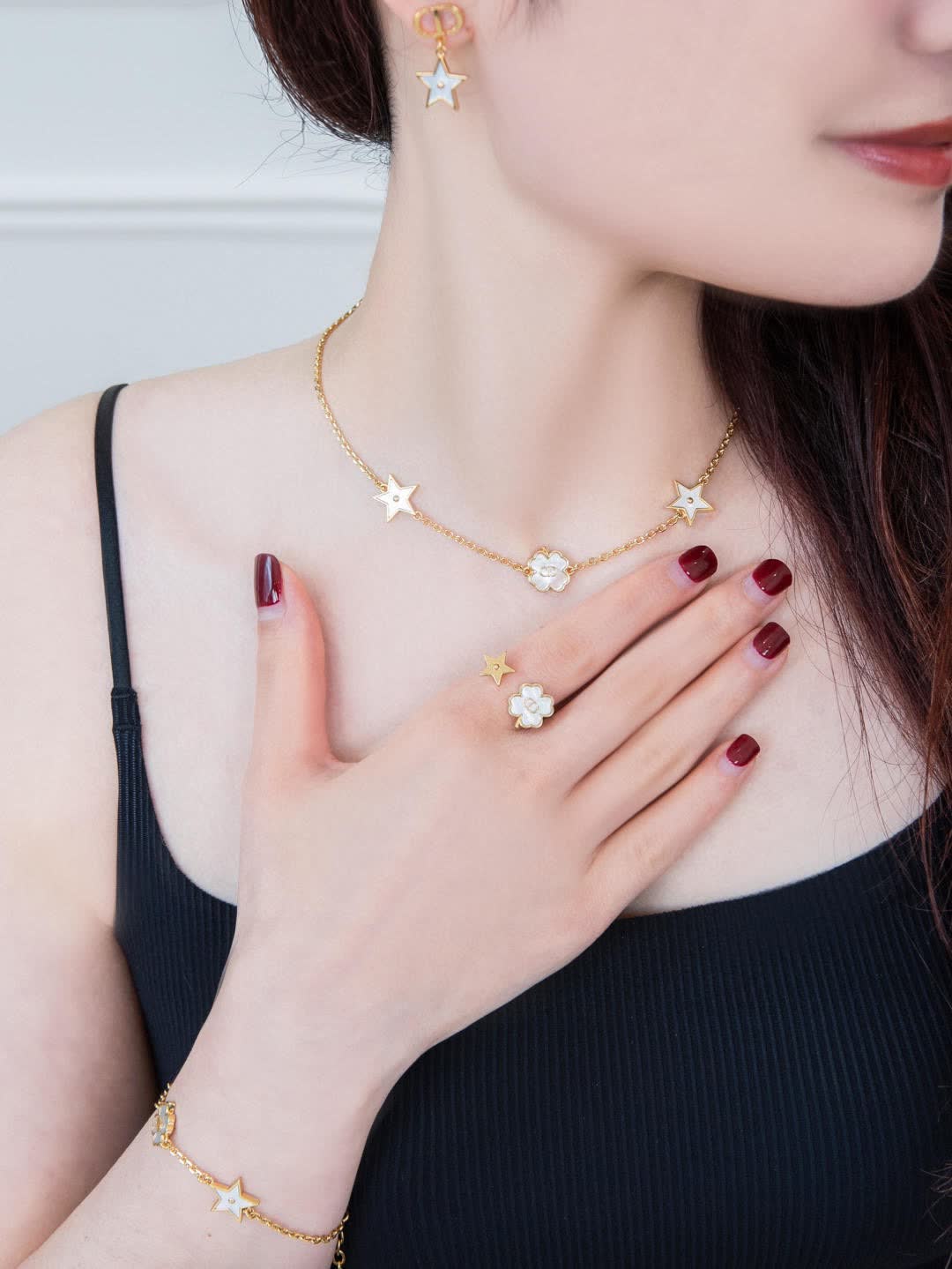 Van Cleef & Arpels Necklace - Star and Flower Design
