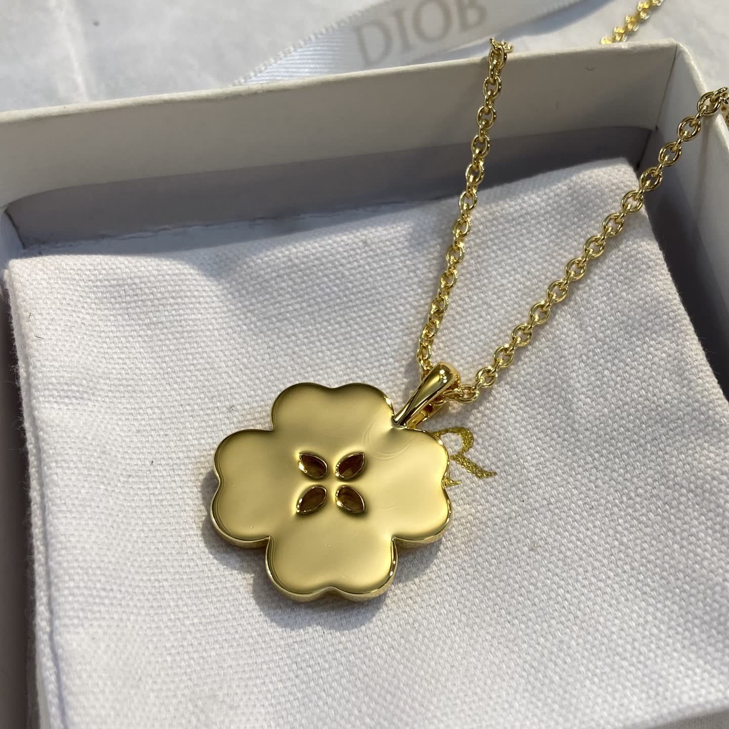 Van Cleef & Arpels Gold Clover Pearl Necklace