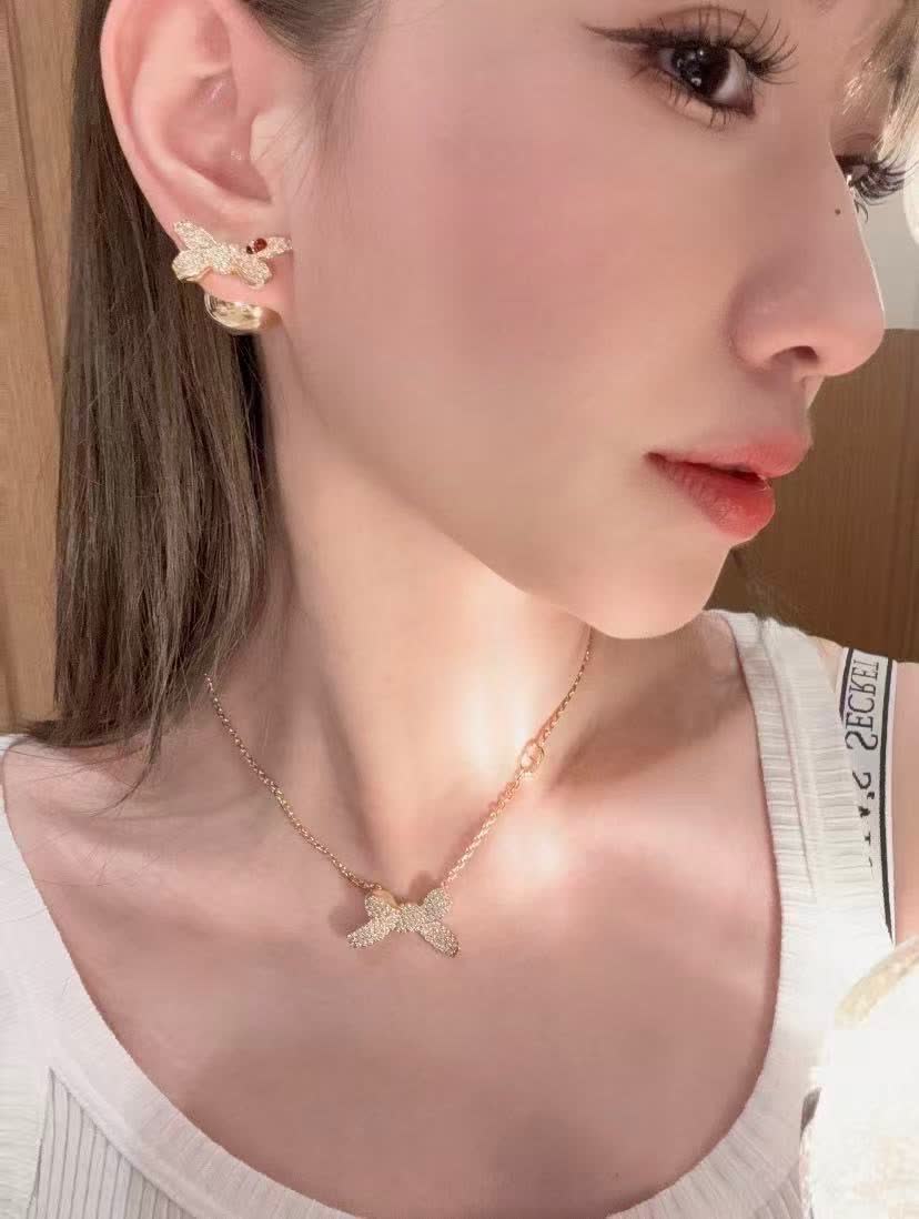 Dior Gold-Tone Crystal Bow Necklace