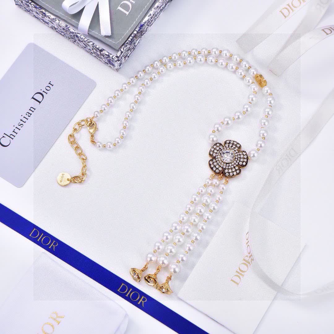 Dior Women's Diamond Flower Pendant Necklace
