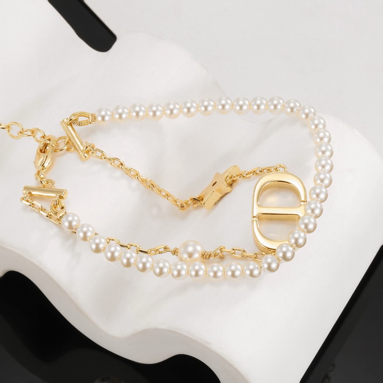 Dior Double 'D' Logo Pearl Necklace
