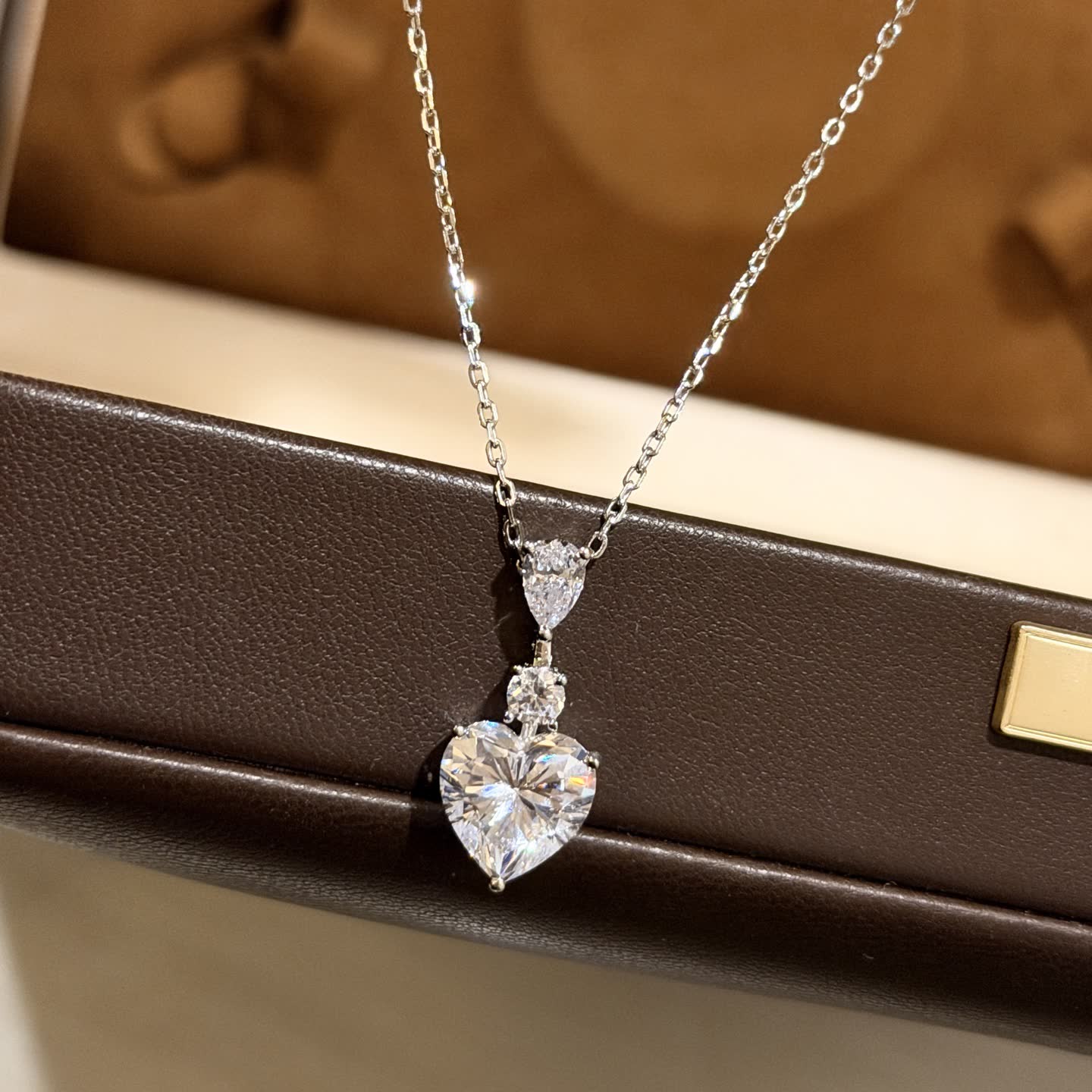 Graff Elegant Heart-Shaped Diamond Pendant Necklace