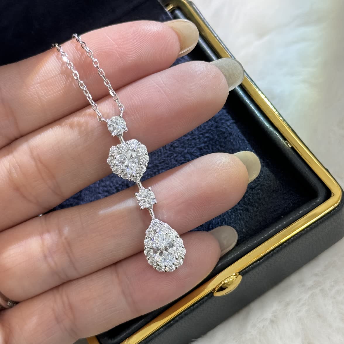 Graff Elegant Silver Diamond Necklace