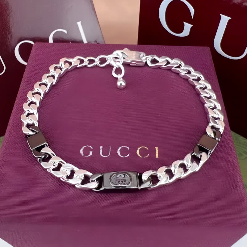 Gucci Silver Chain Necklace with Interlocking G