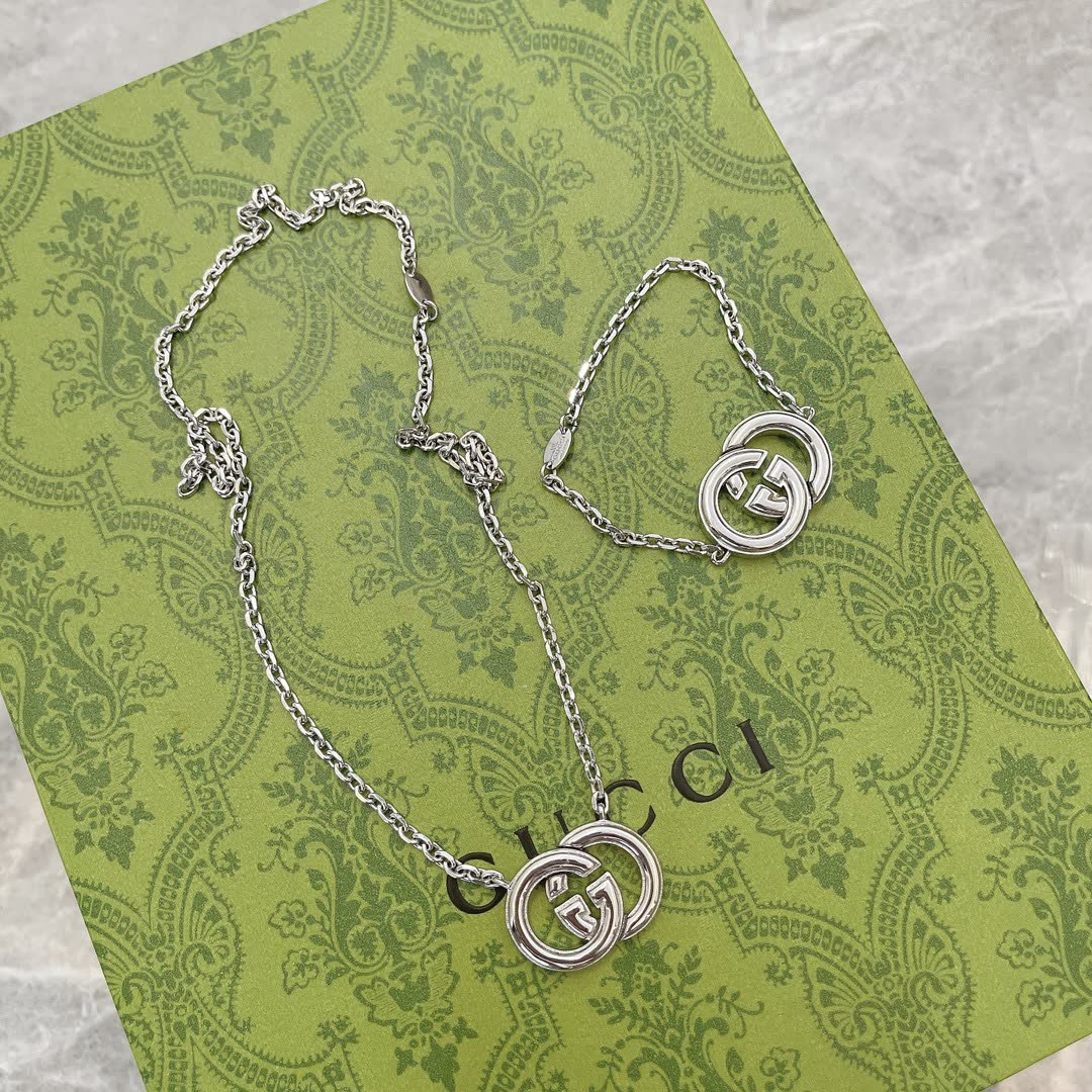 Gucci Interlocking G Silver Necklace