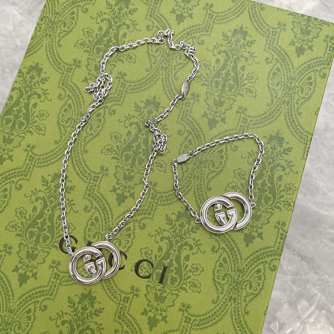 Gucci Interlocking G Silver Necklace