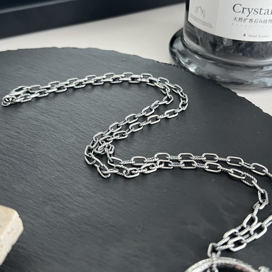 Gucci Silver Circle Pendant Necklace