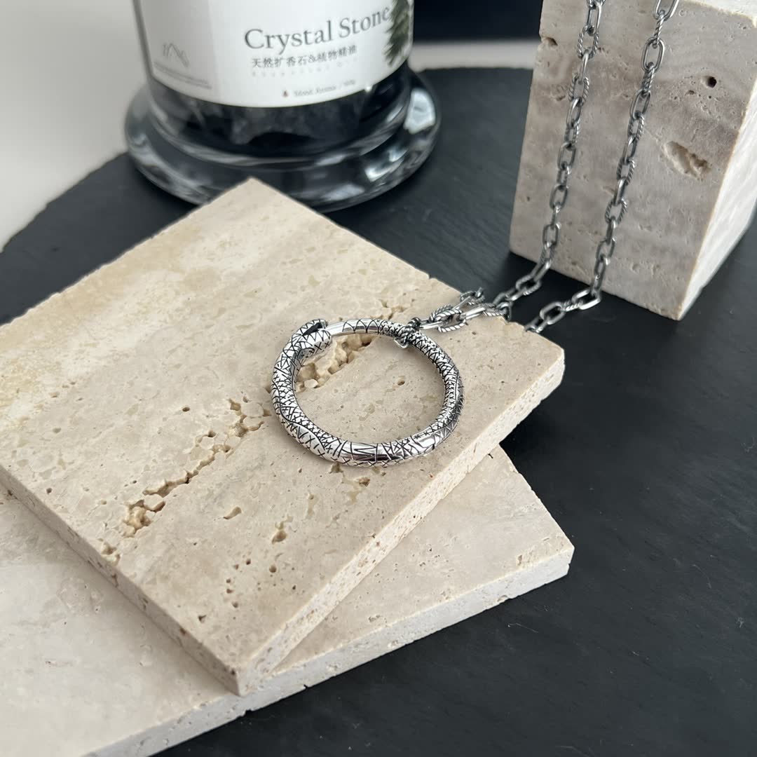 Gucci Silver Circle Pendant Necklace