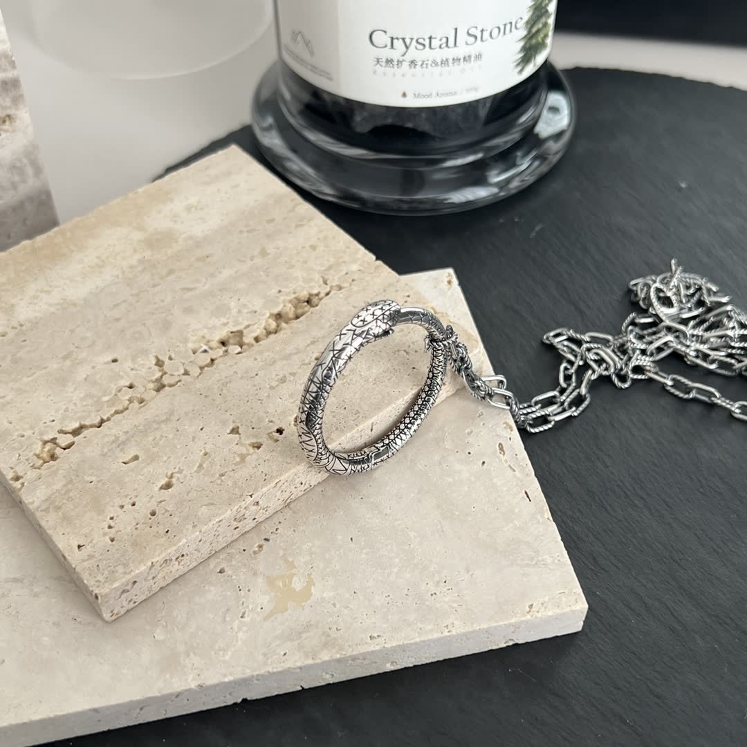 Gucci Silver Circle Pendant Necklace