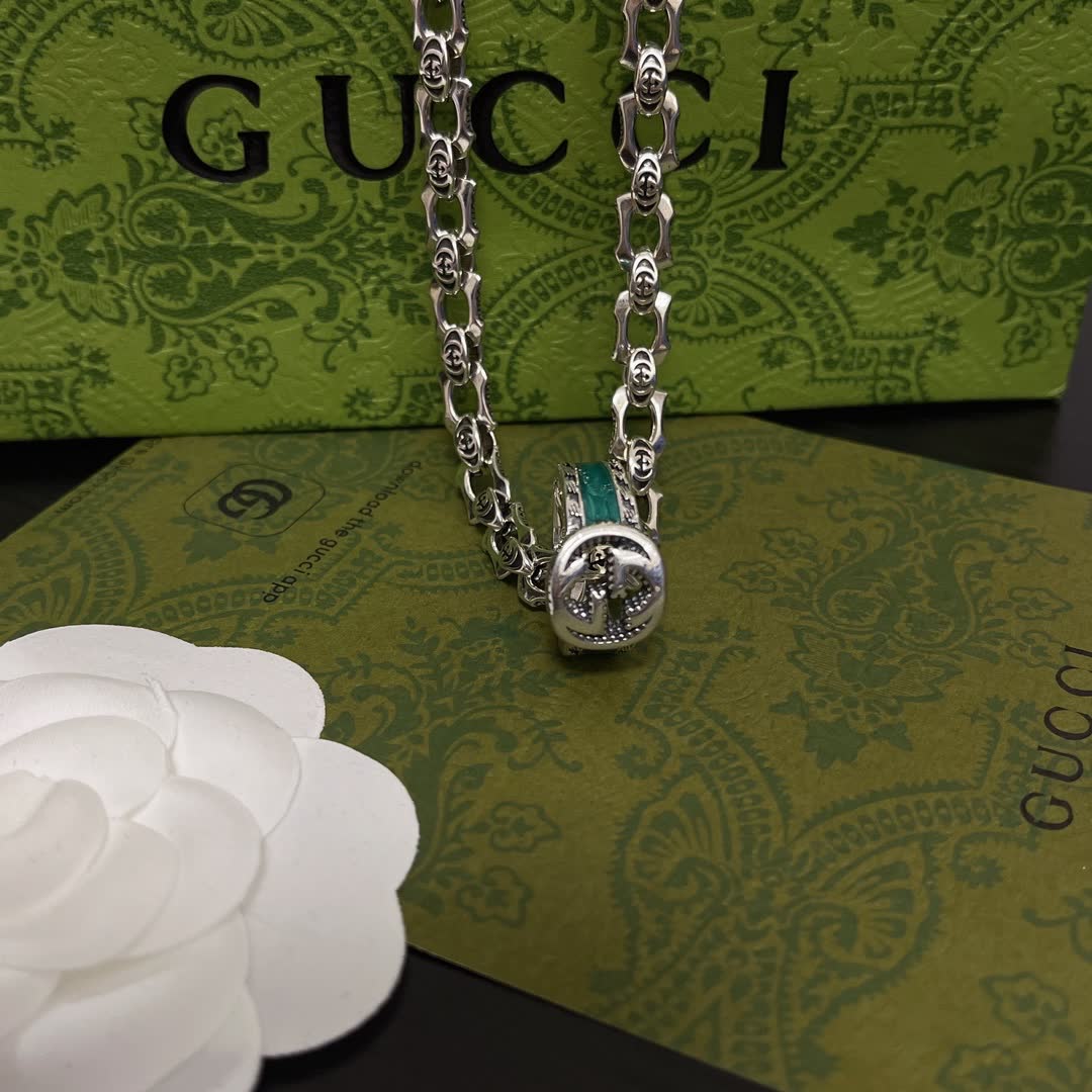 Gucci Silver Chain Necklace with Interlocking G Design