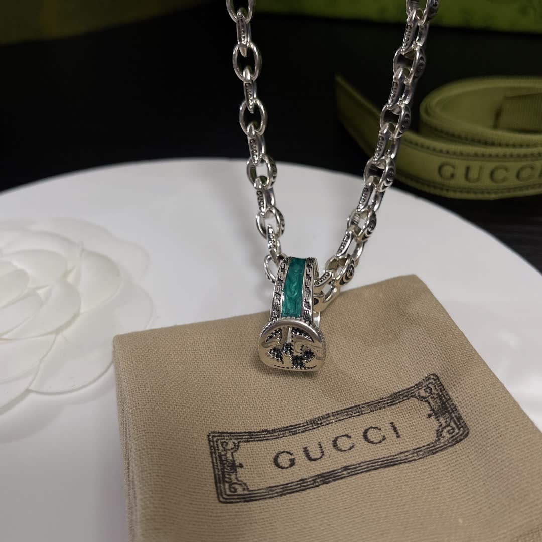 Gucci Silver Chain Necklace with Interlocking G Design