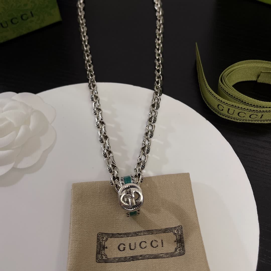 Gucci Silver Chain Necklace with Interlocking G Design