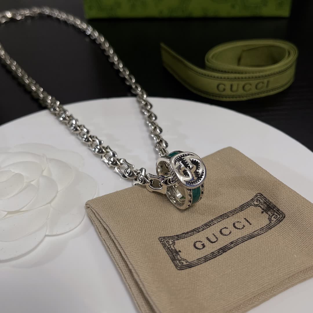 Gucci Silver Chain Necklace with Interlocking G Design