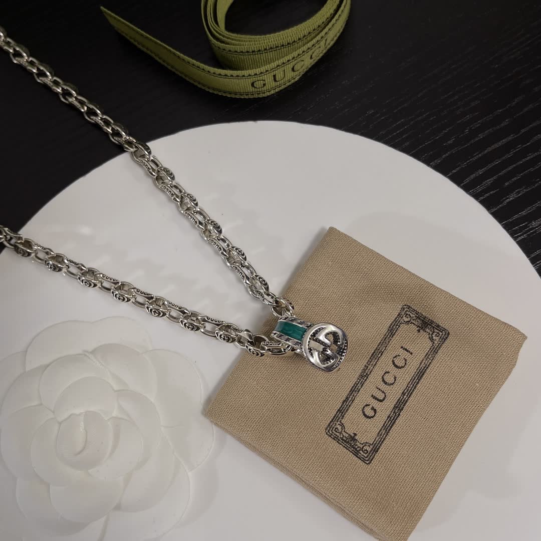 Gucci Silver Chain Necklace with Interlocking G Design
