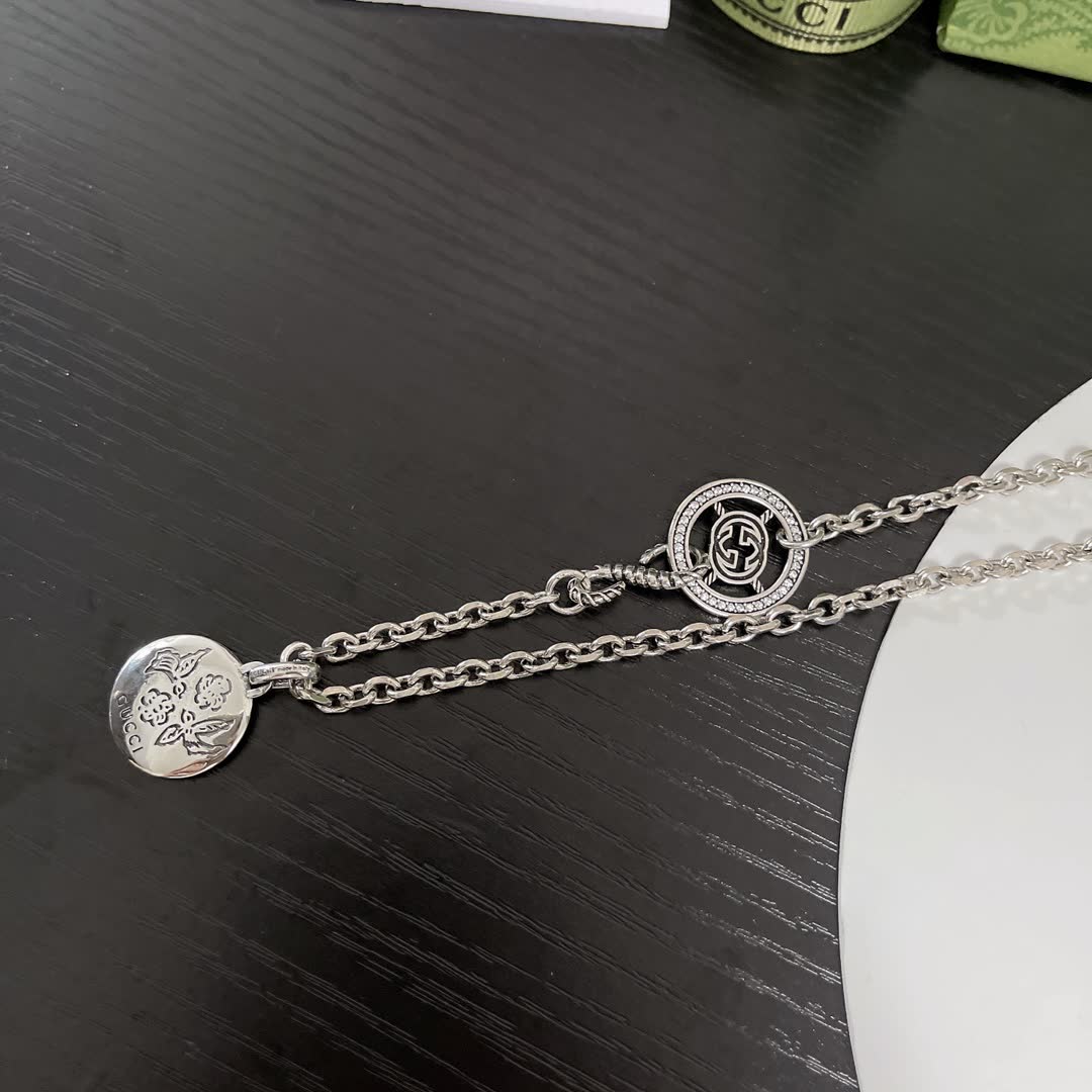 Gucci Silver Chain Necklace with Interlocking G Pendant
