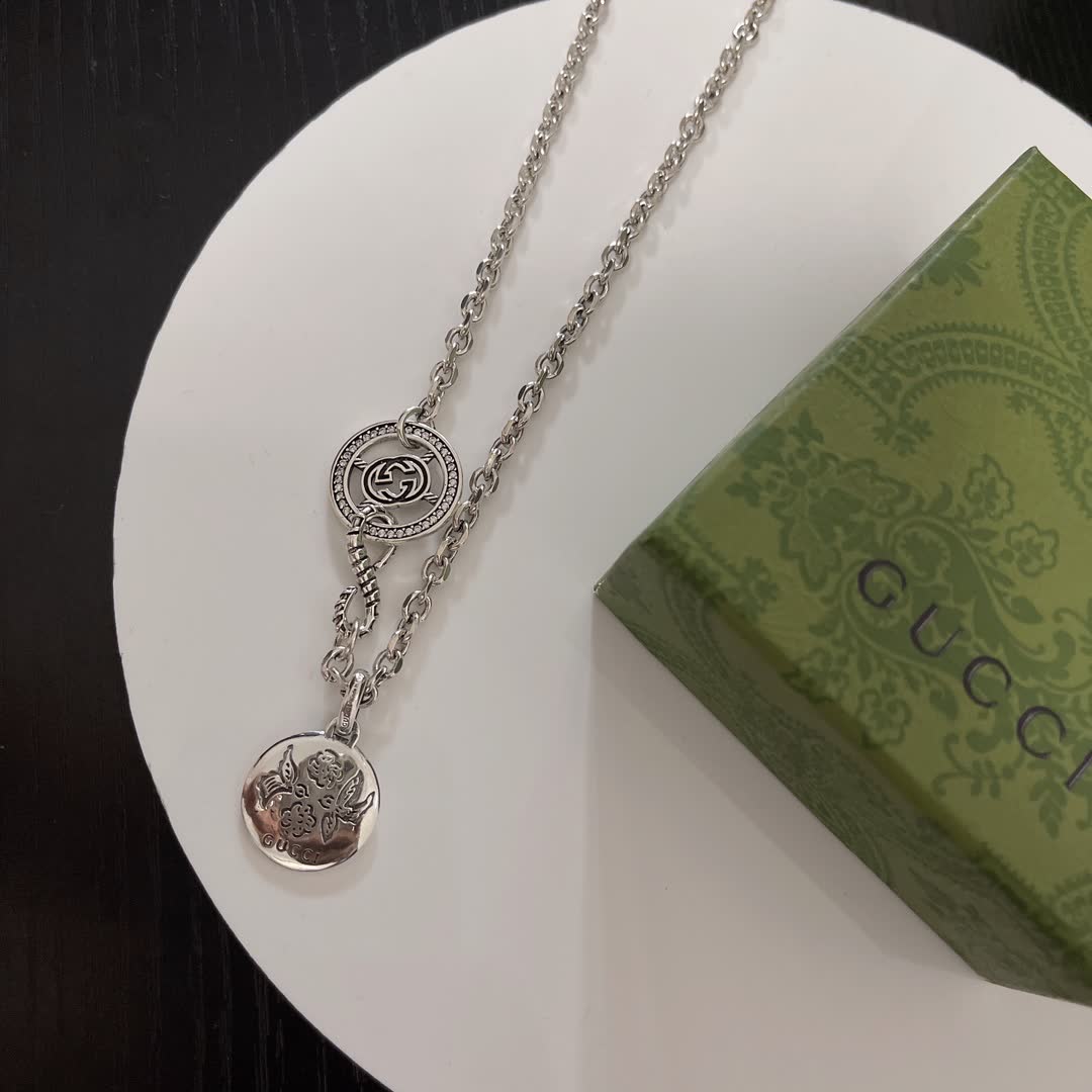 Gucci Silver Chain Necklace with Interlocking G Pendant