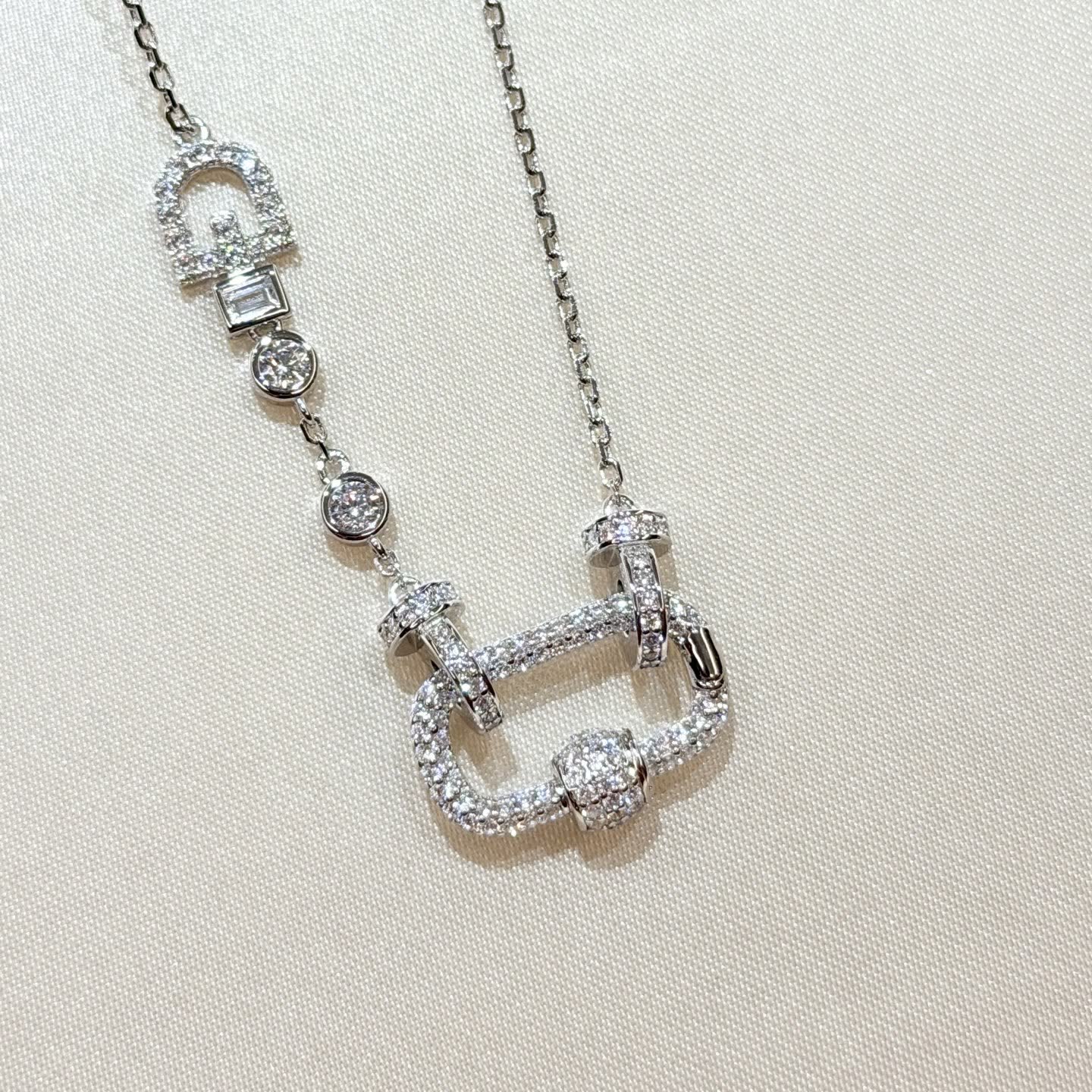 Gucci Interlocking G Diamond Necklace