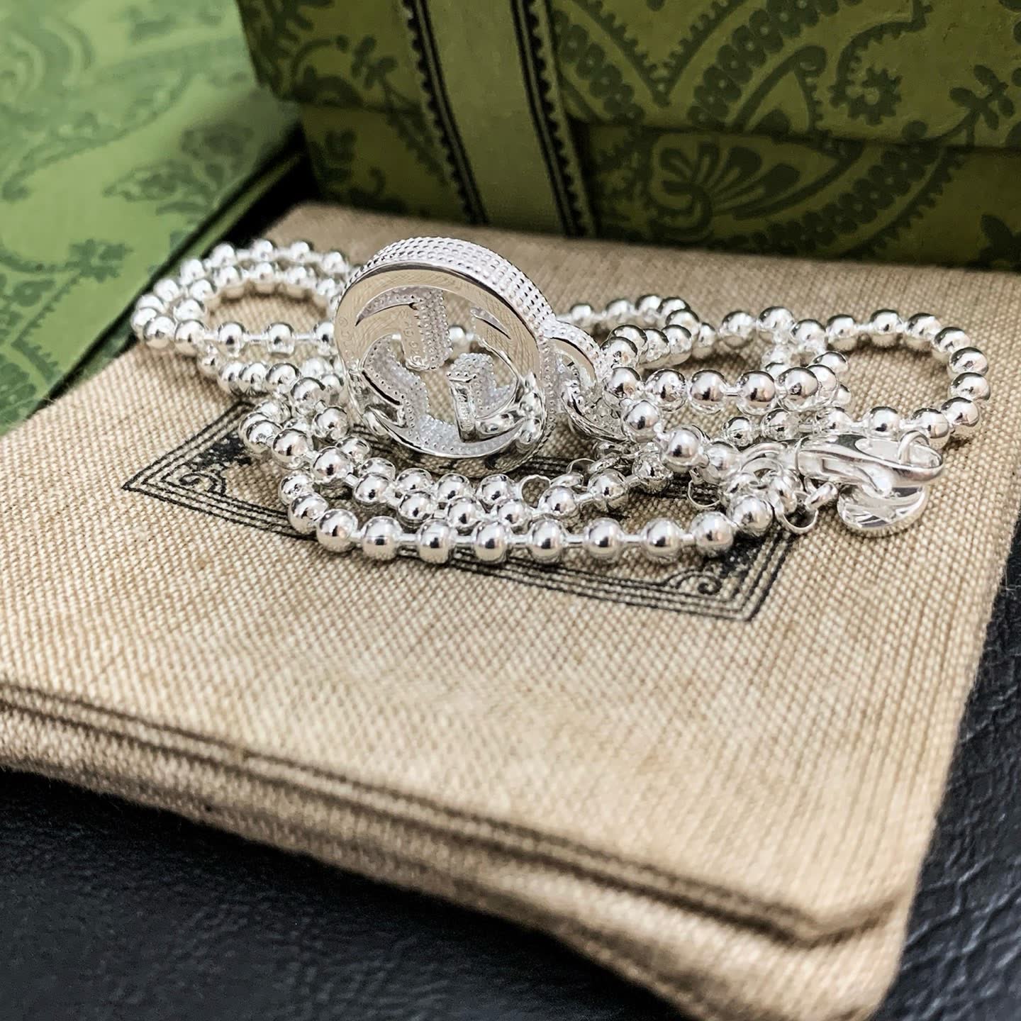 Gucci Silver Interlocking G Pendant Necklace
