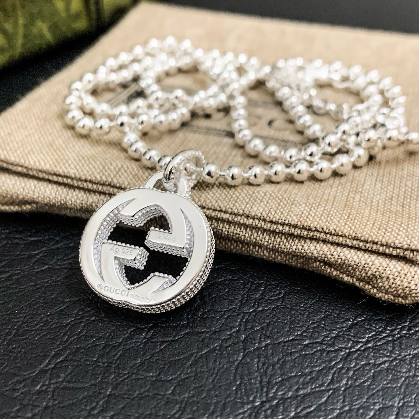 Gucci Silver Interlocking G Pendant Necklace