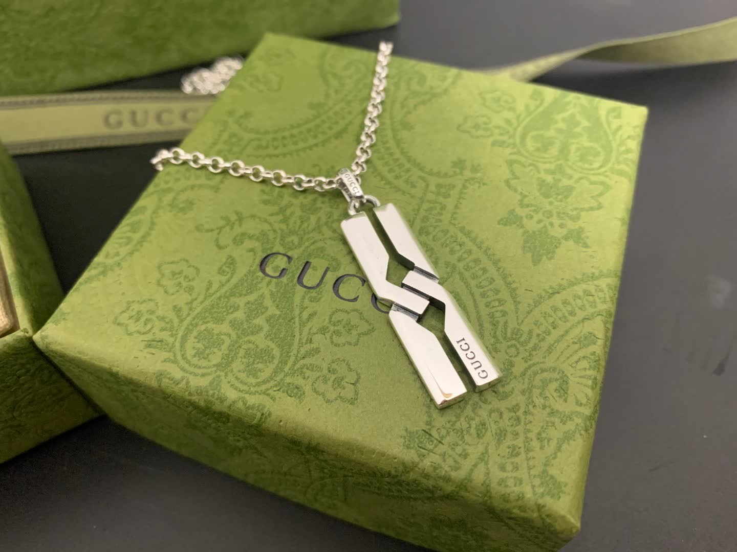 Gucci Silver Interlocking G Pendant Necklace