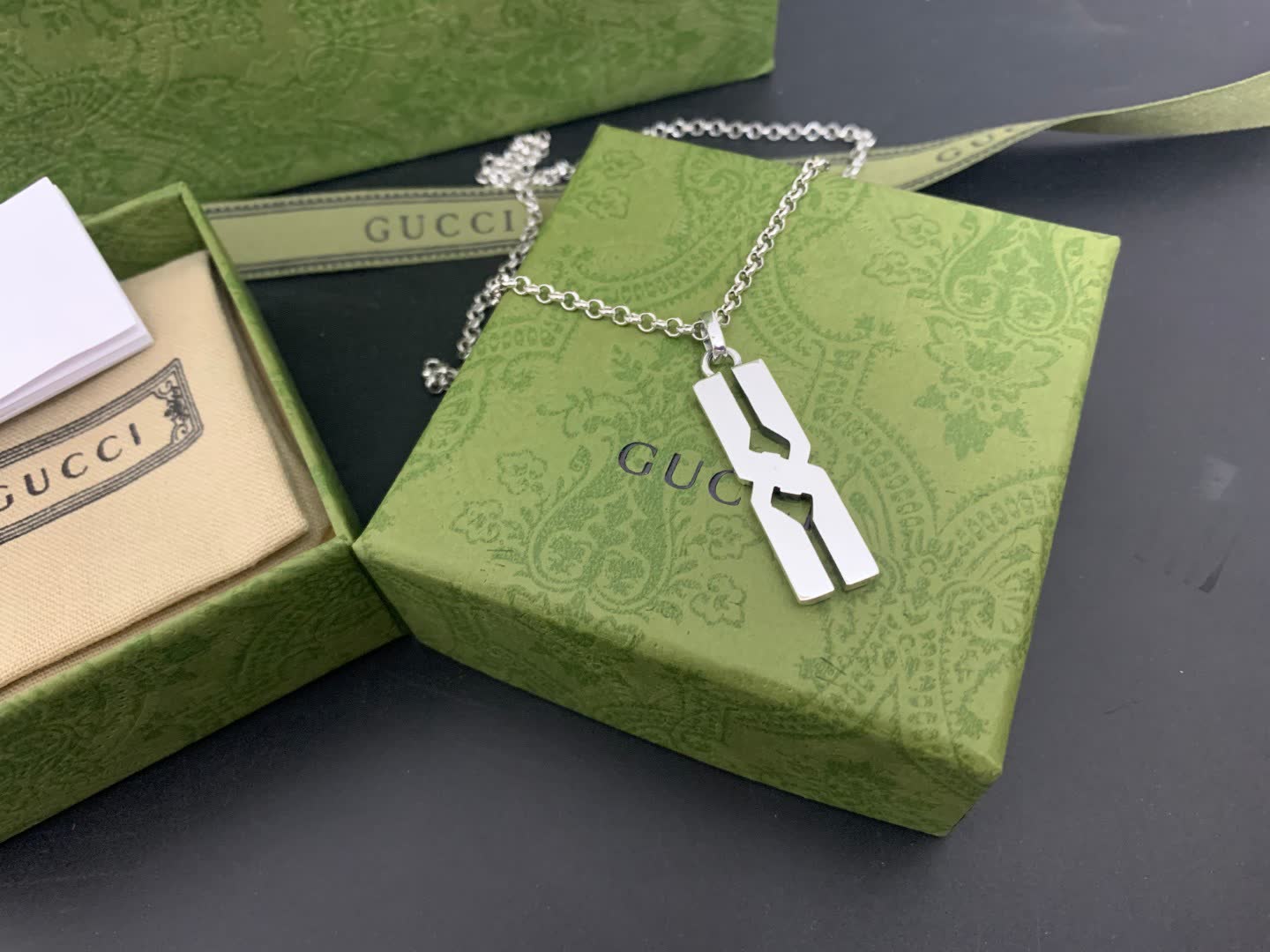 Gucci Silver Interlocking G Pendant Necklace