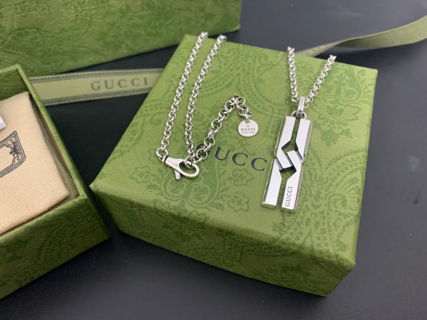 Gucci Silver Interlocking G Pendant Necklace