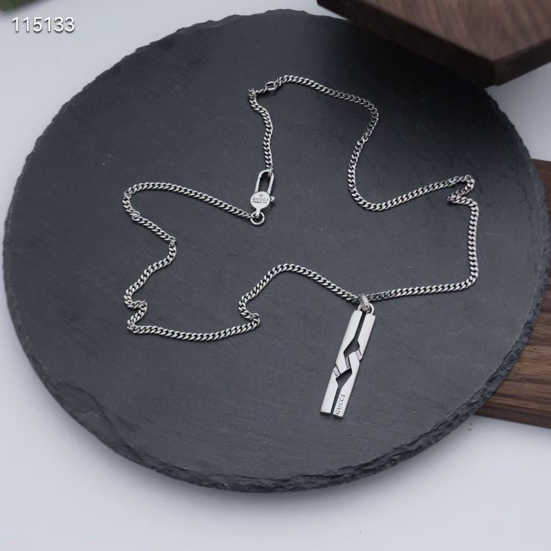 Gucci Silver Tone Chain Necklace with Logo Pendant