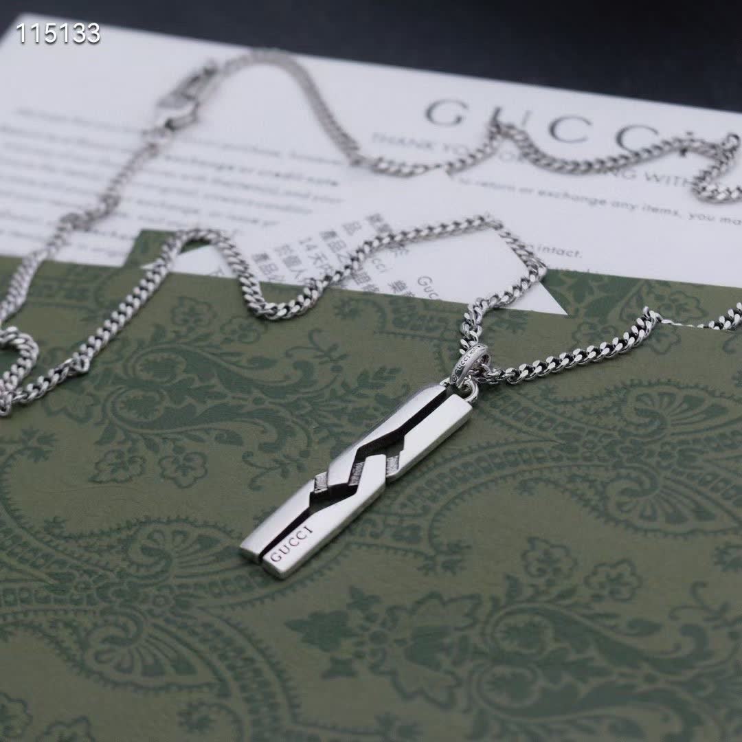 Gucci Silver Tone Chain Necklace with Logo Pendant