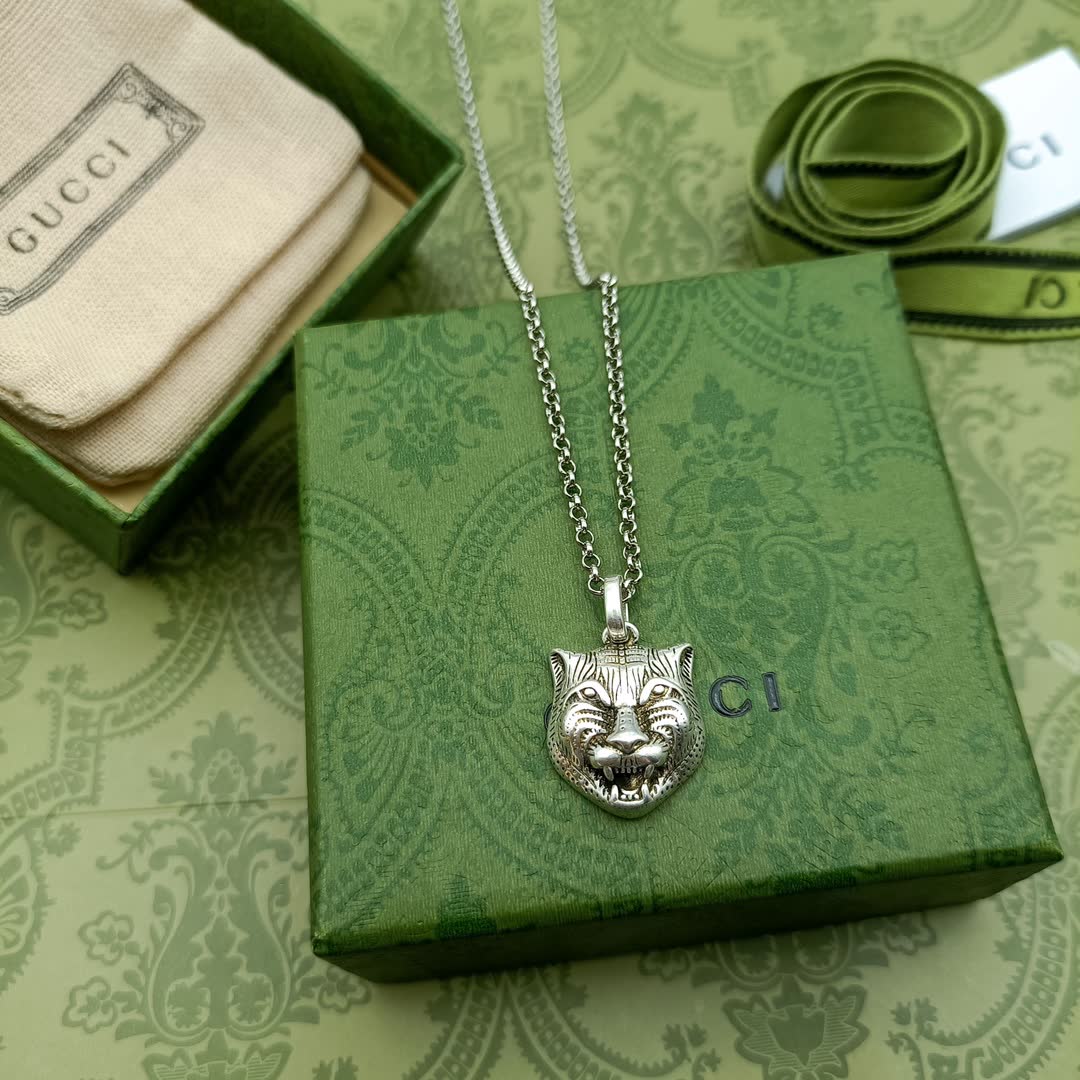 Gucci Silver Lion Head Pendant Necklace
