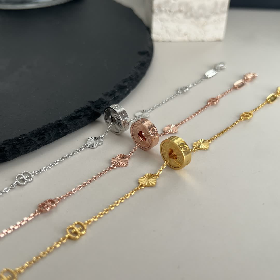 Gucci bracelet